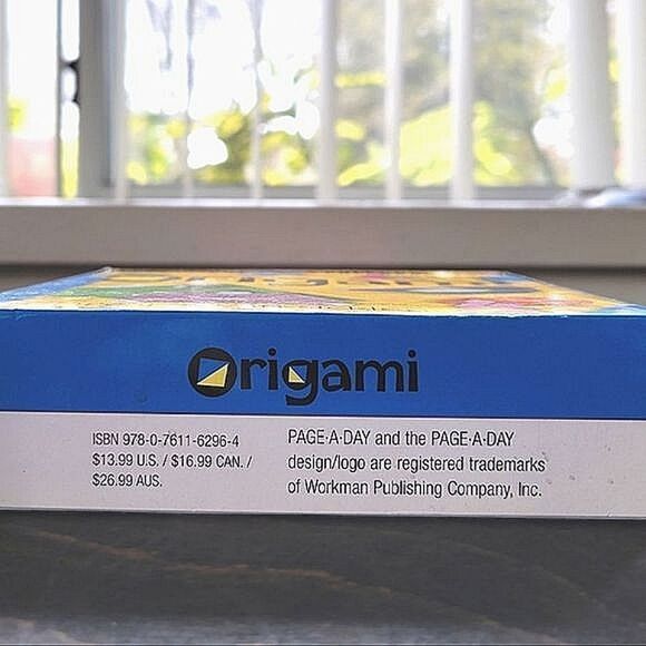 NWT Origami page-a-day 2012 calendar - Picture 11 of 11